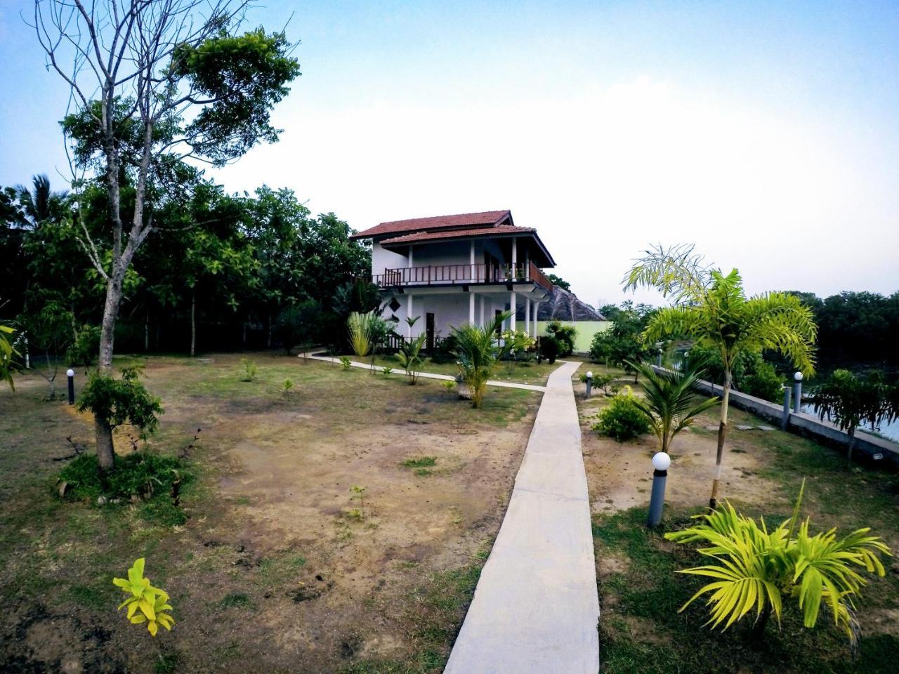 Pearl Cave Cabanas & Resturant Tangalle Exterior photo