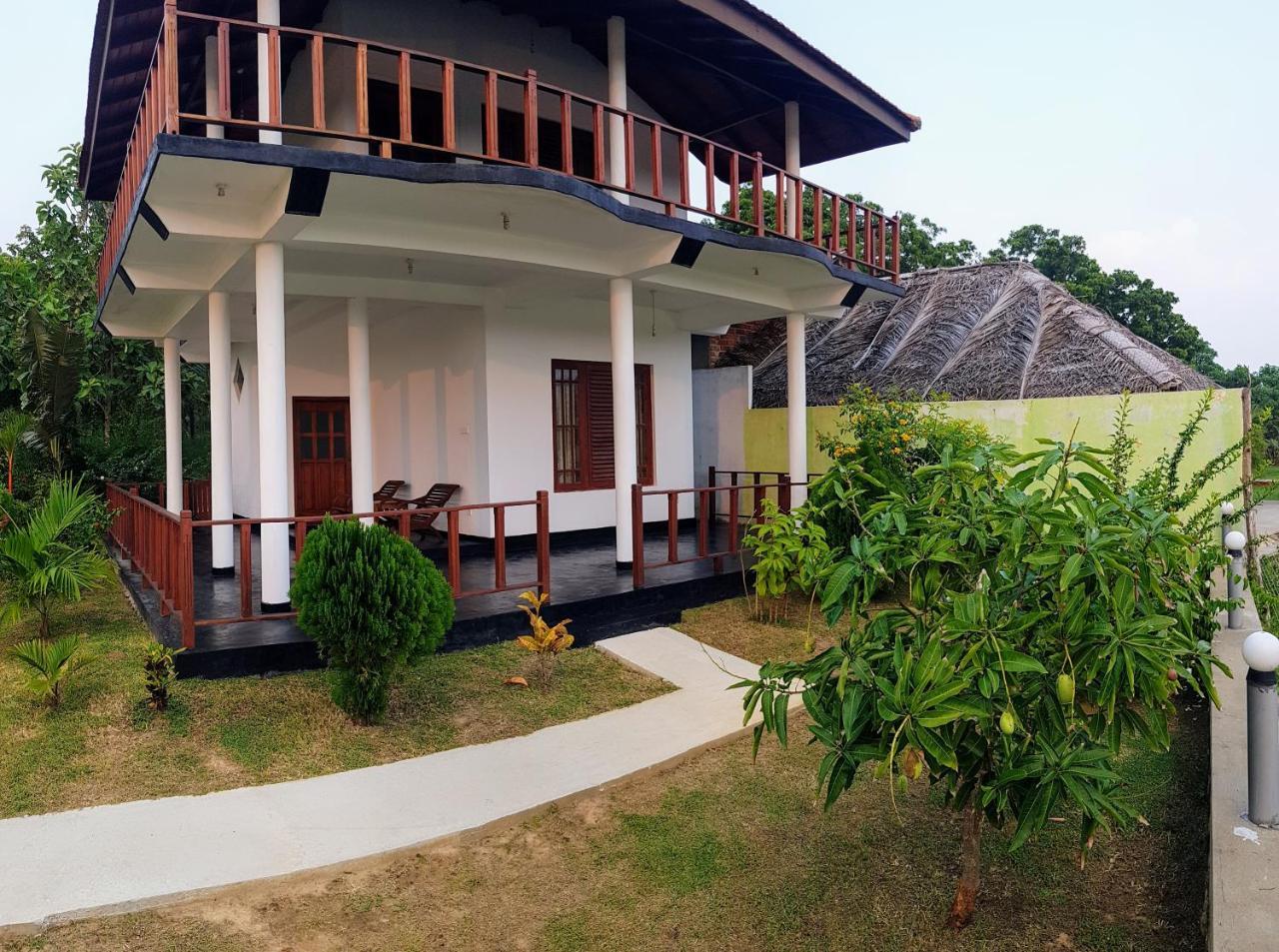 Pearl Cave Cabanas & Resturant Tangalle Exterior photo