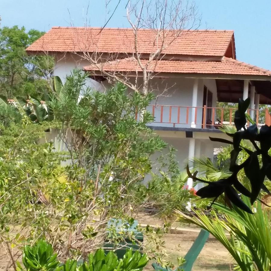 Pearl Cave Cabanas & Resturant Tangalle Exterior photo